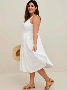 Torrid smocked white midi NWT